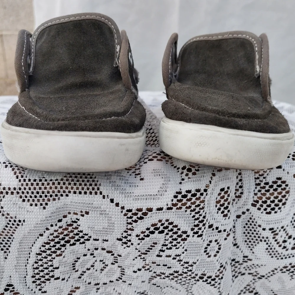 Juniors size 1 All Star Converse Gray Loafer Slip-On Moccasin Boat Shoes